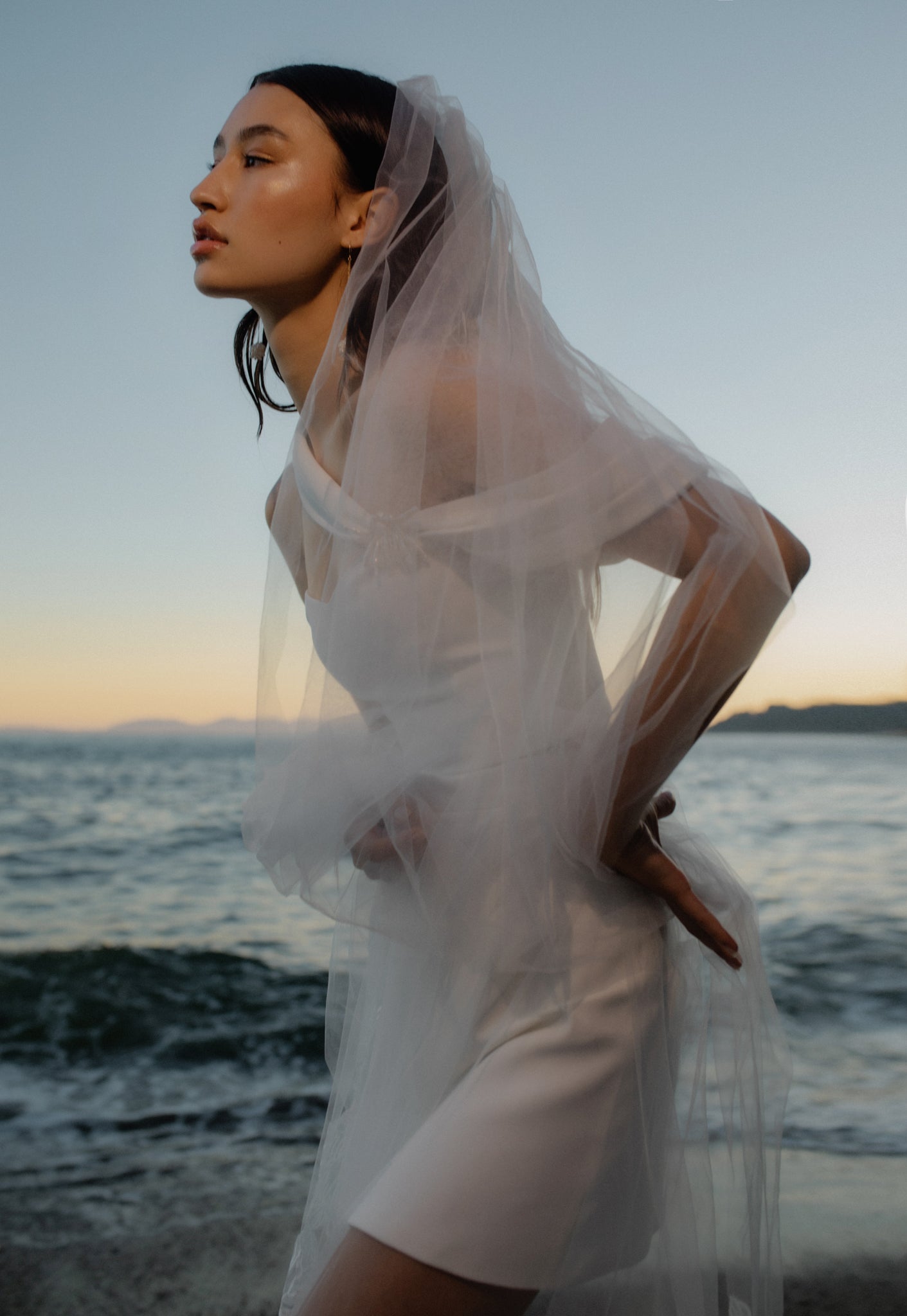 What Veil to Wear for a Beach Wedding