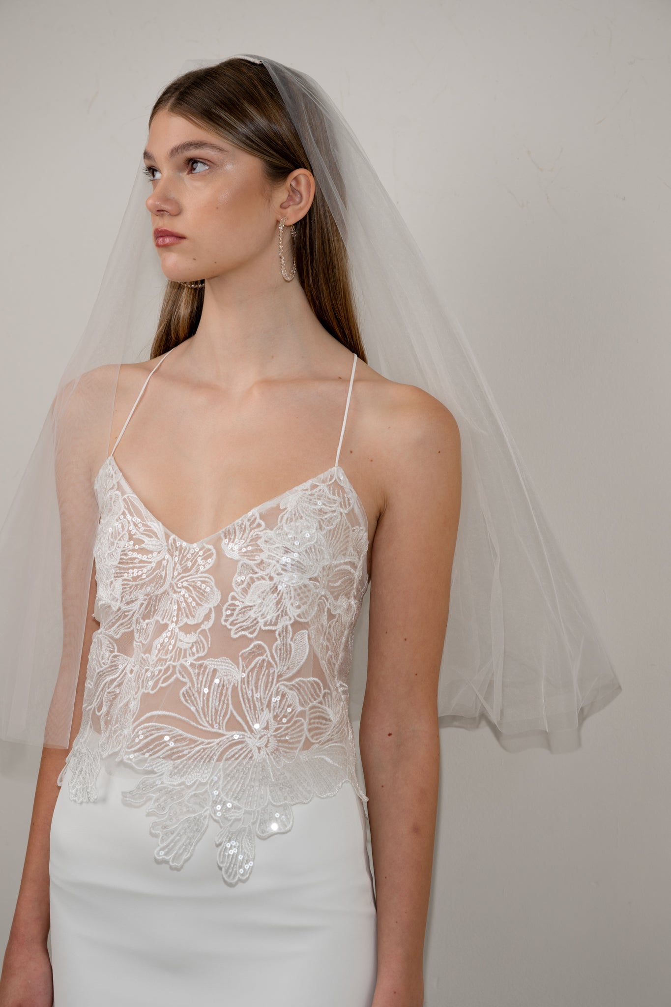 Double layer elbow-length veil