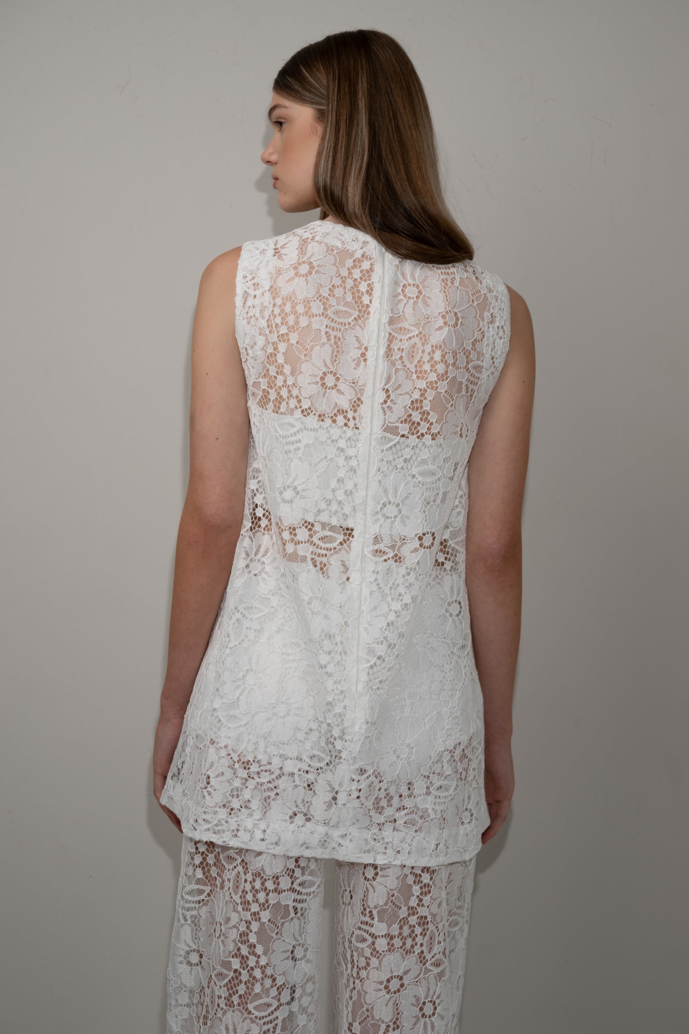 Sleeveless lace mini tunic dress