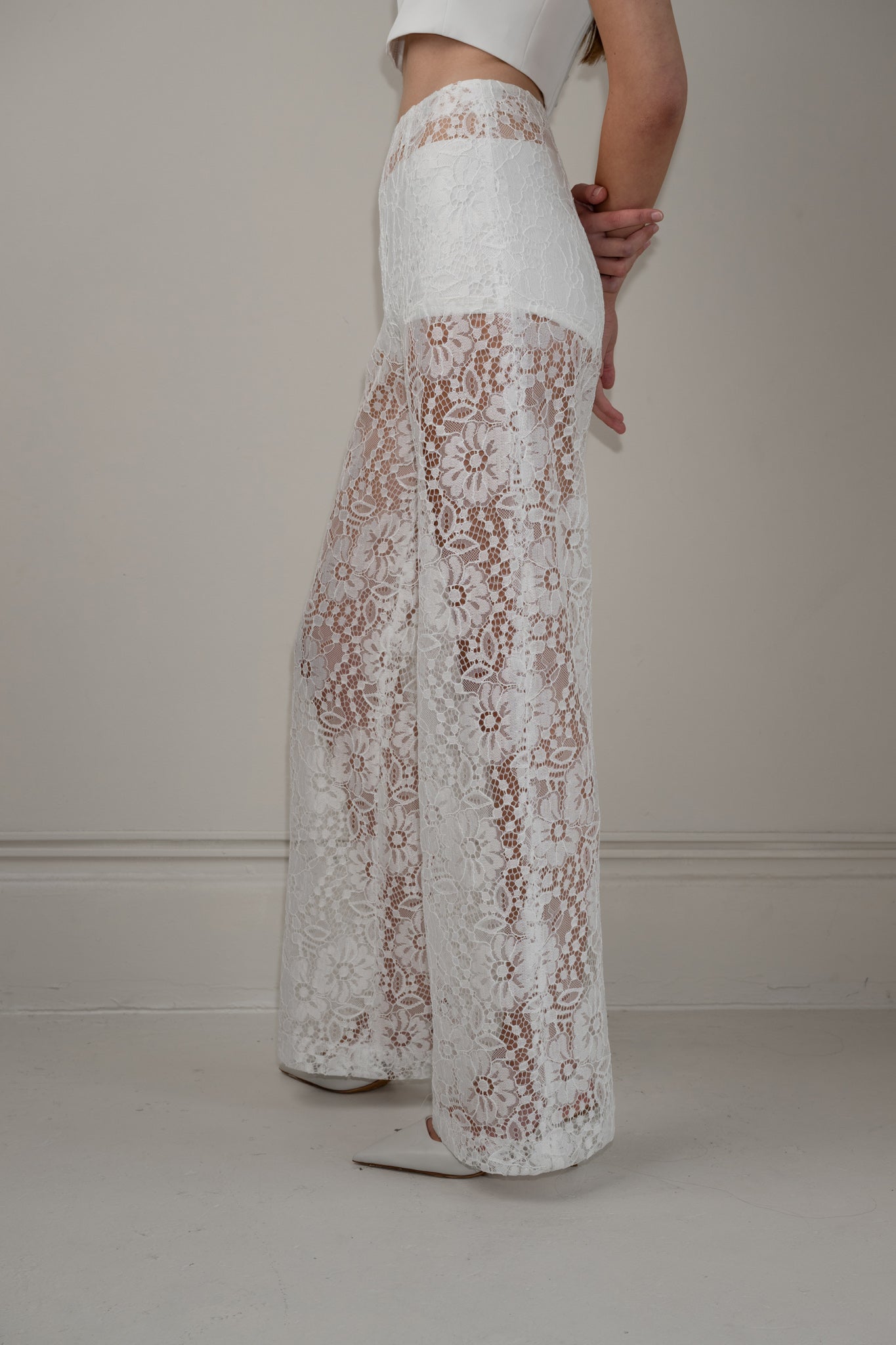 Wide-leg lace pants