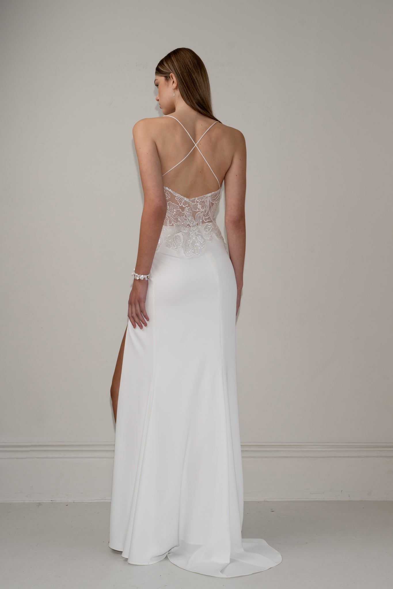 Crepe skirt with side slit