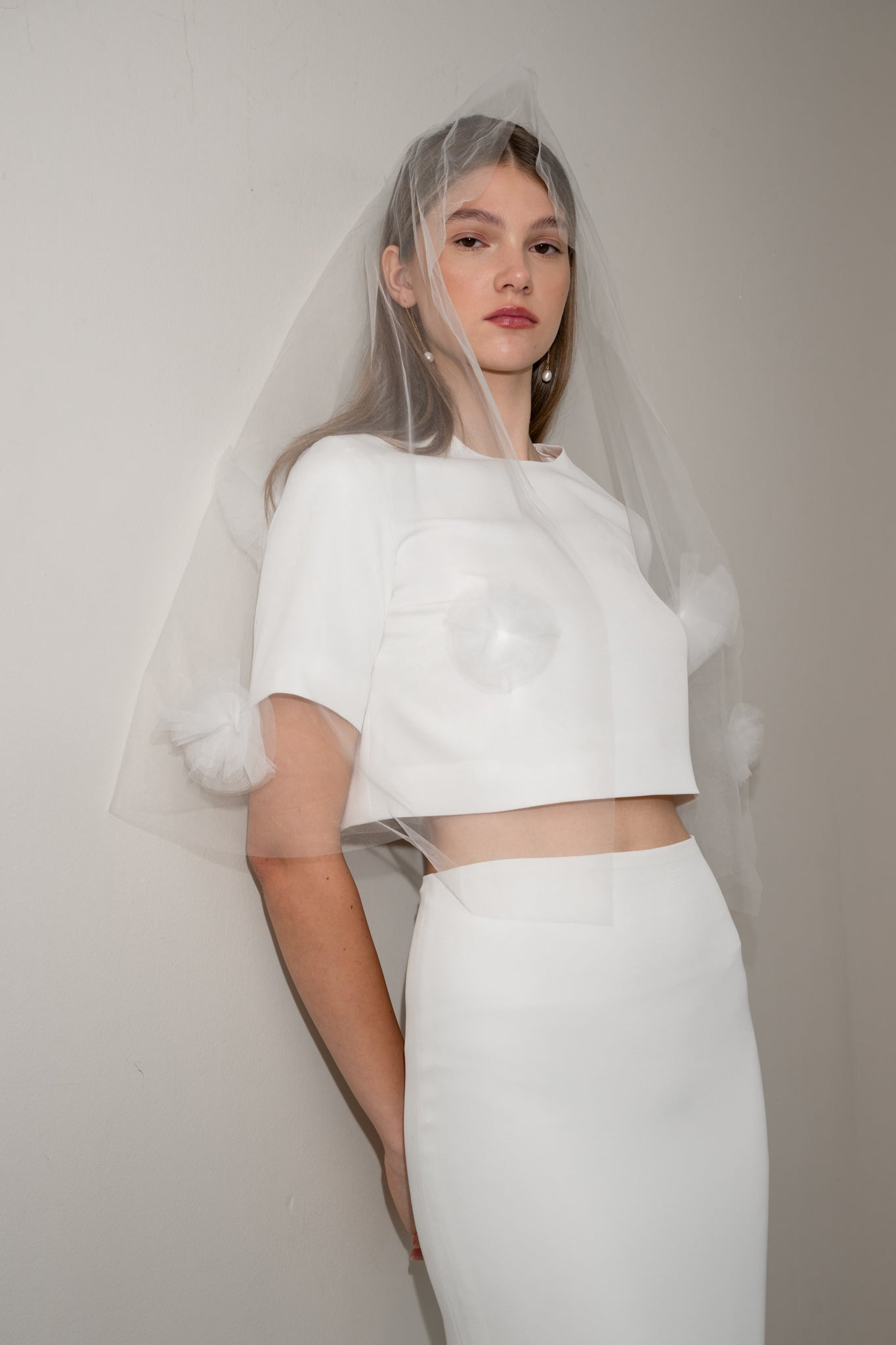 3D Floral hooded elbow veil