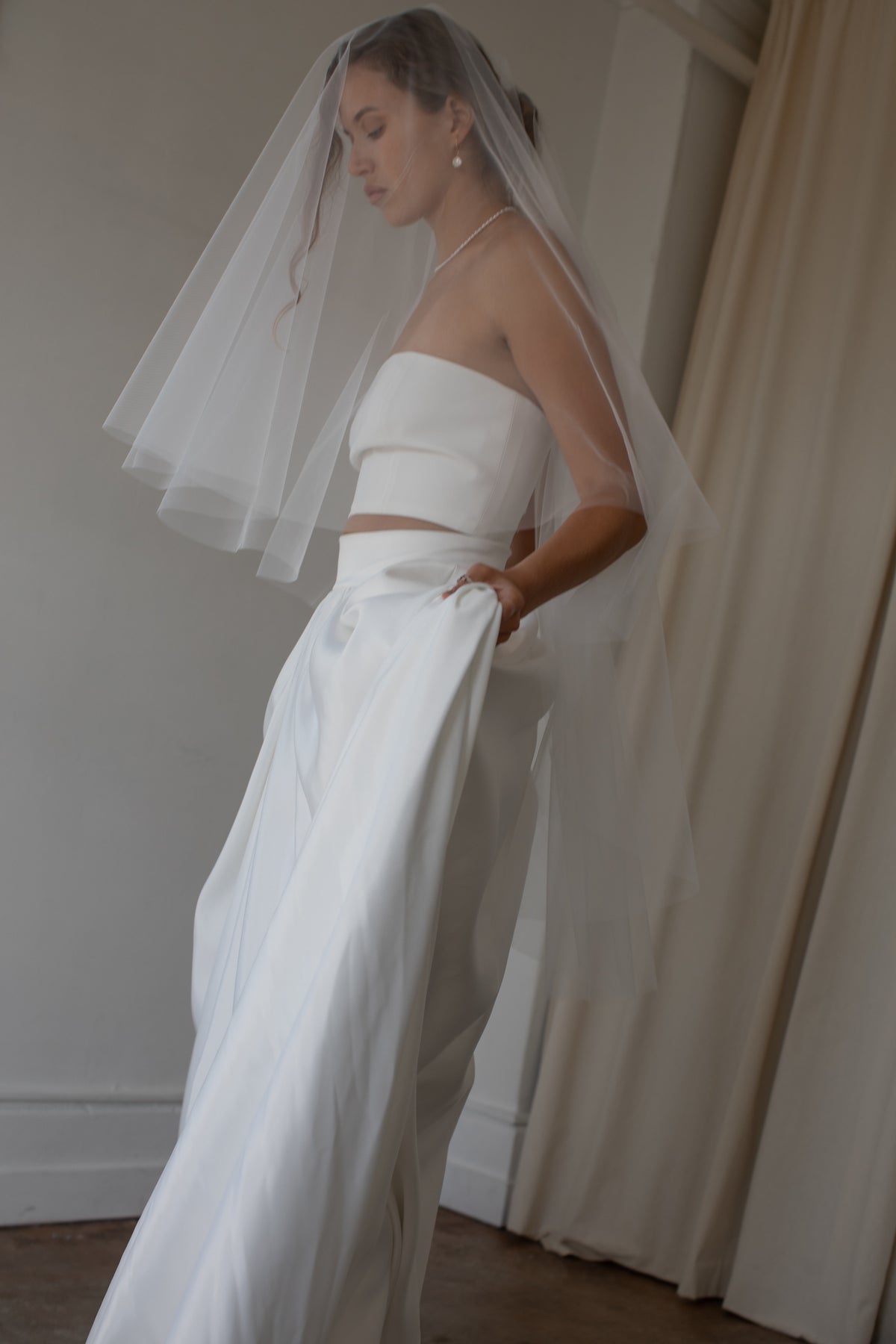 Tulle blusher fingertip veil