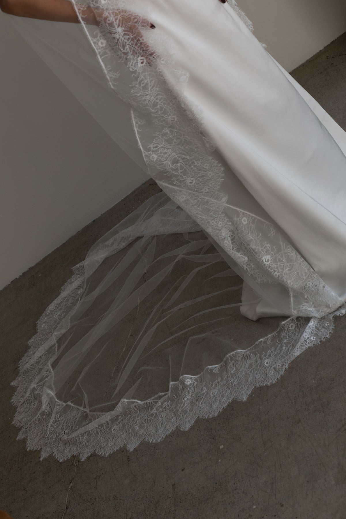 ALIZÉ Lace Mantilla Cathedral Veil