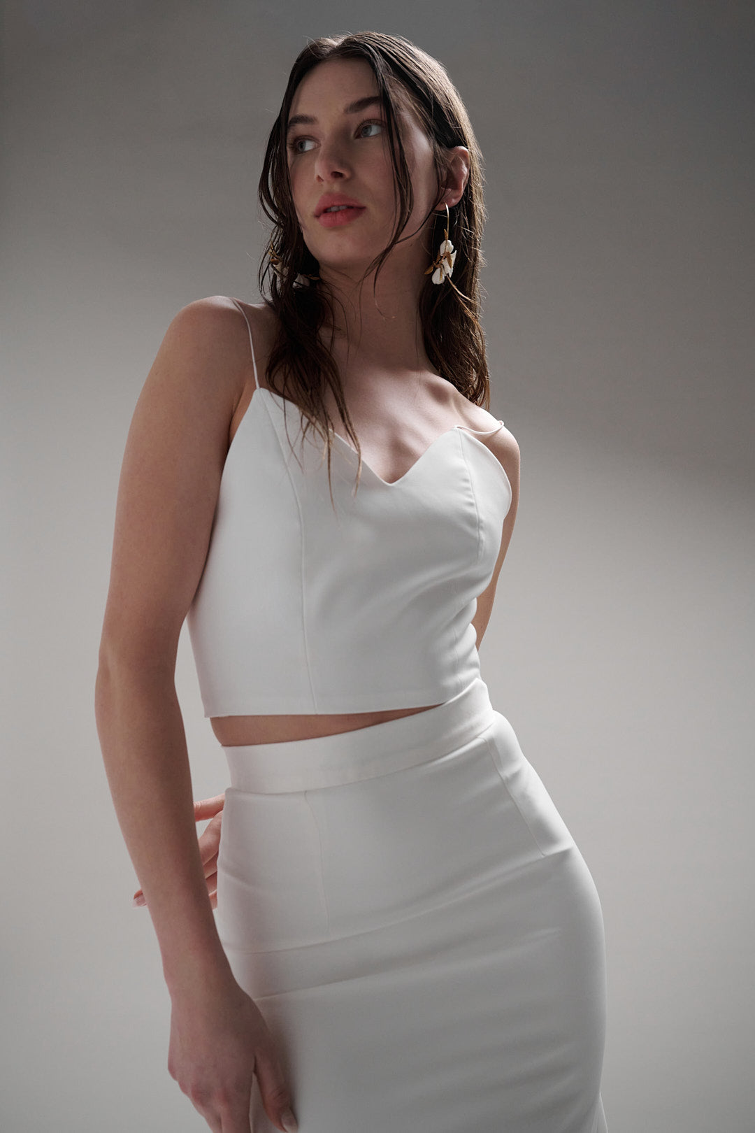 Flattering long crepe skirt with customizable slit side - perfect for modern minimalism