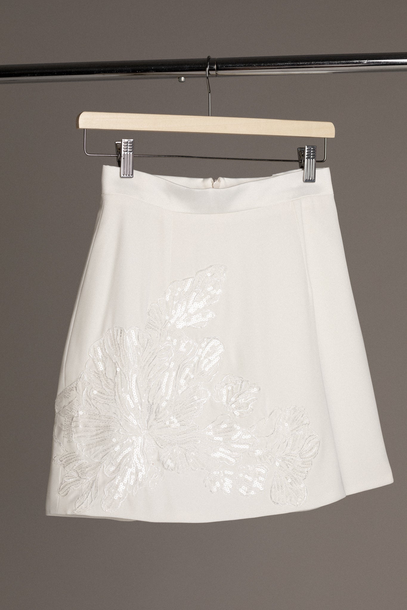 MINI SKIRT WITH FRENCH APPLIQUE