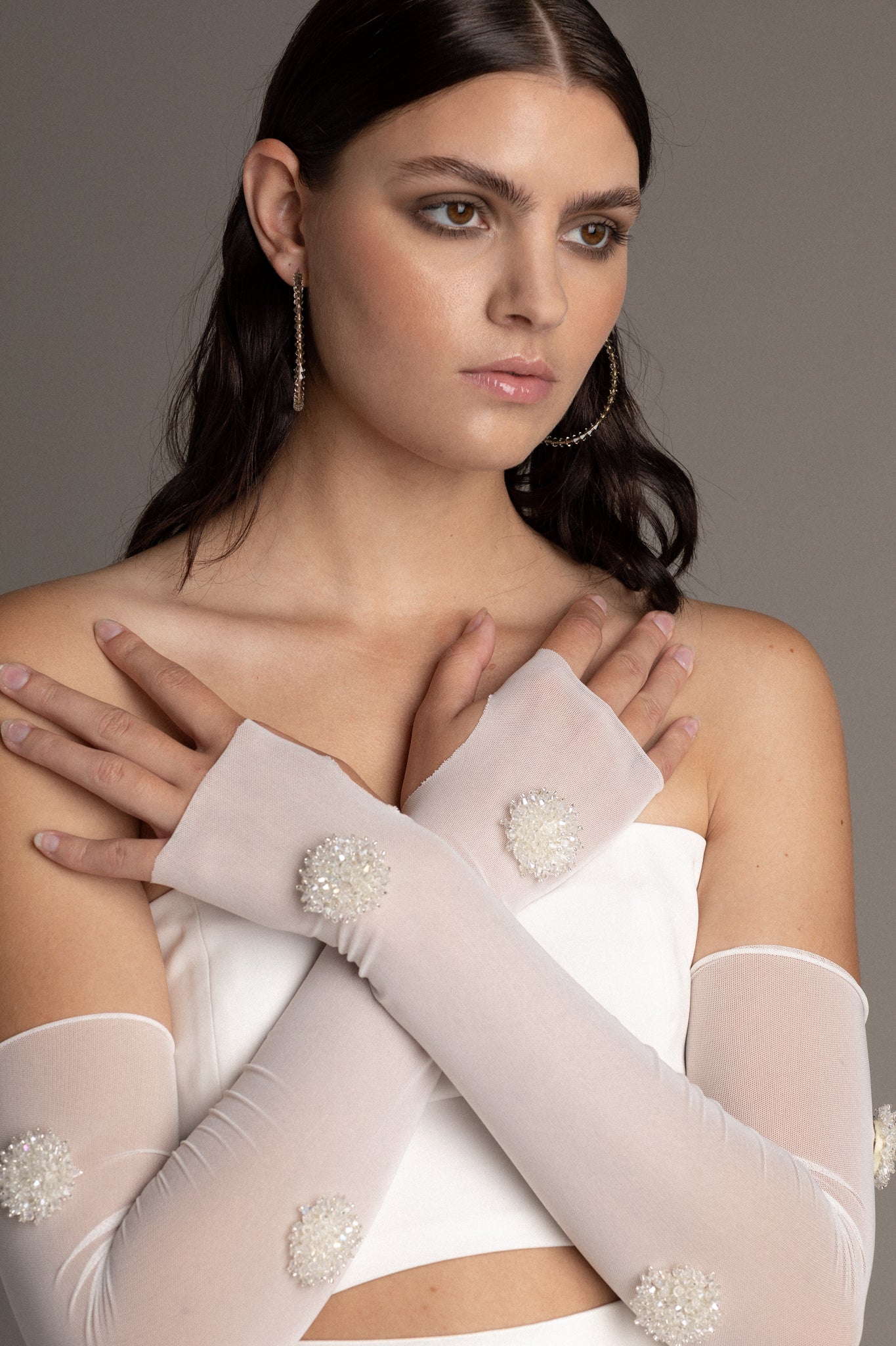 With a high length that exudes elegance, these sleeves are designed to add a touch of sophistication to your ensemble.