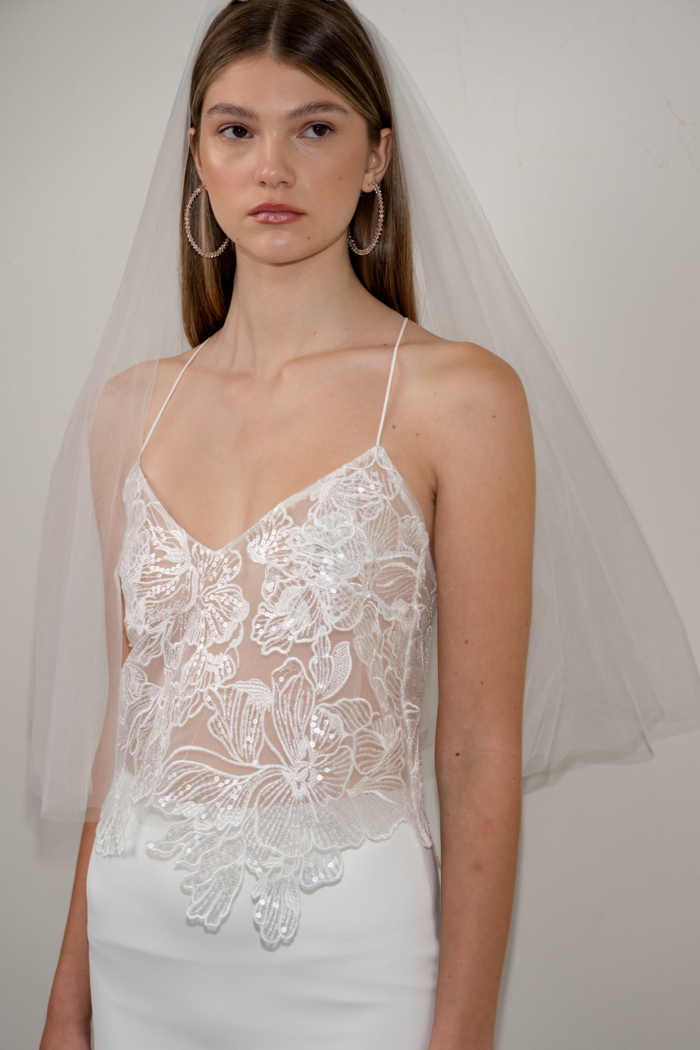 Double layer elbow-length veil