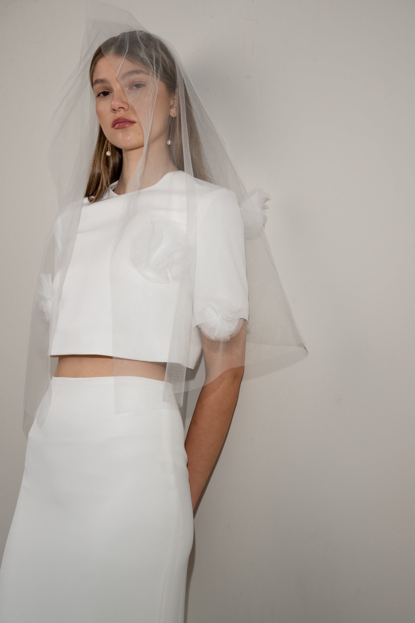 3D Floral hooded elbow veil