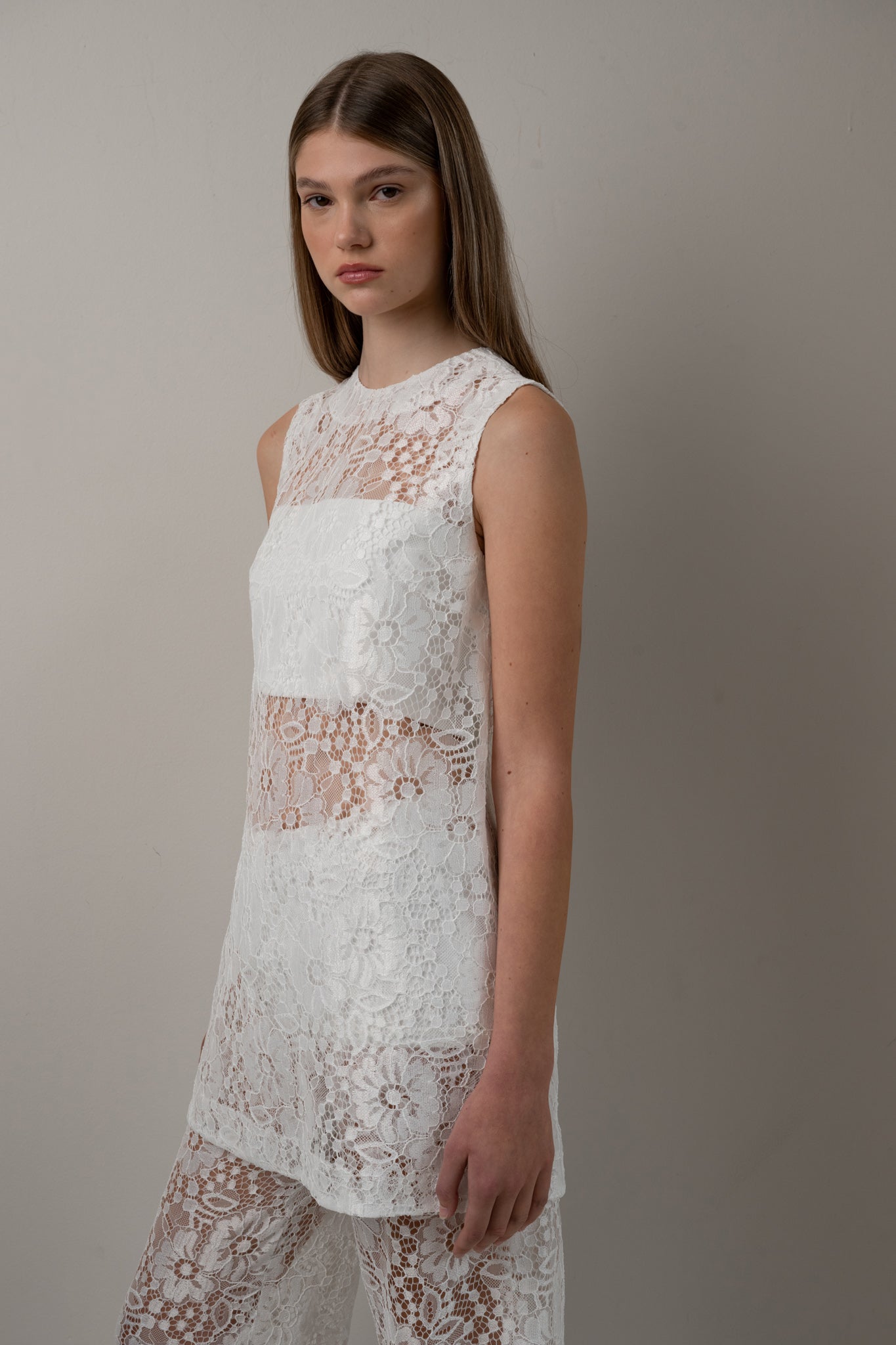Sleeveless lace mini tunic dress