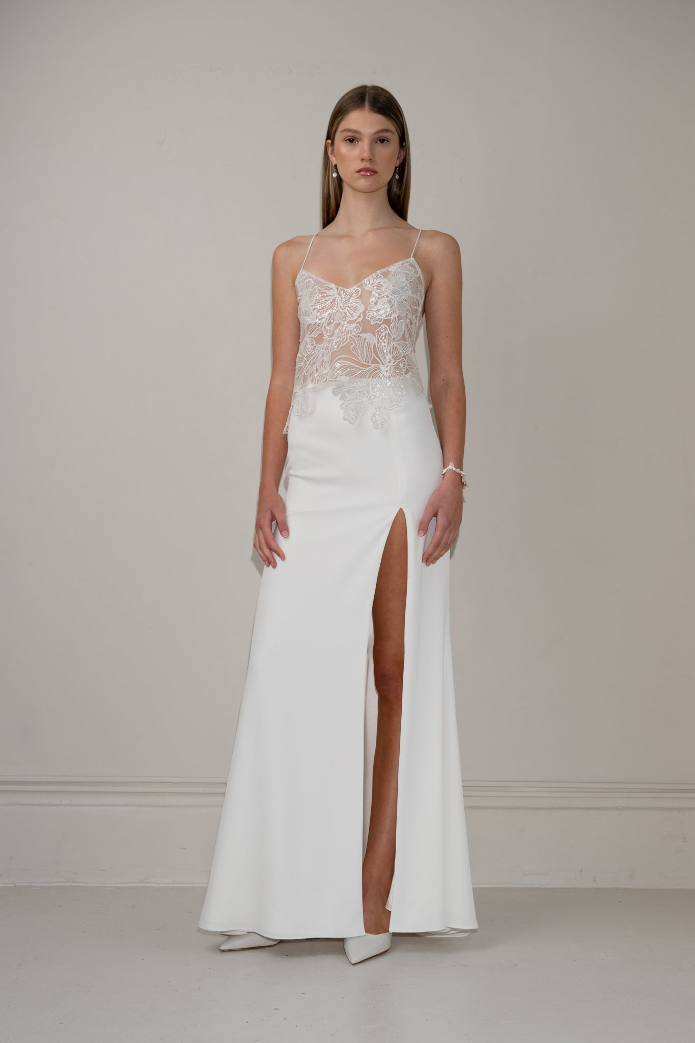 Crepe skirt with side slit