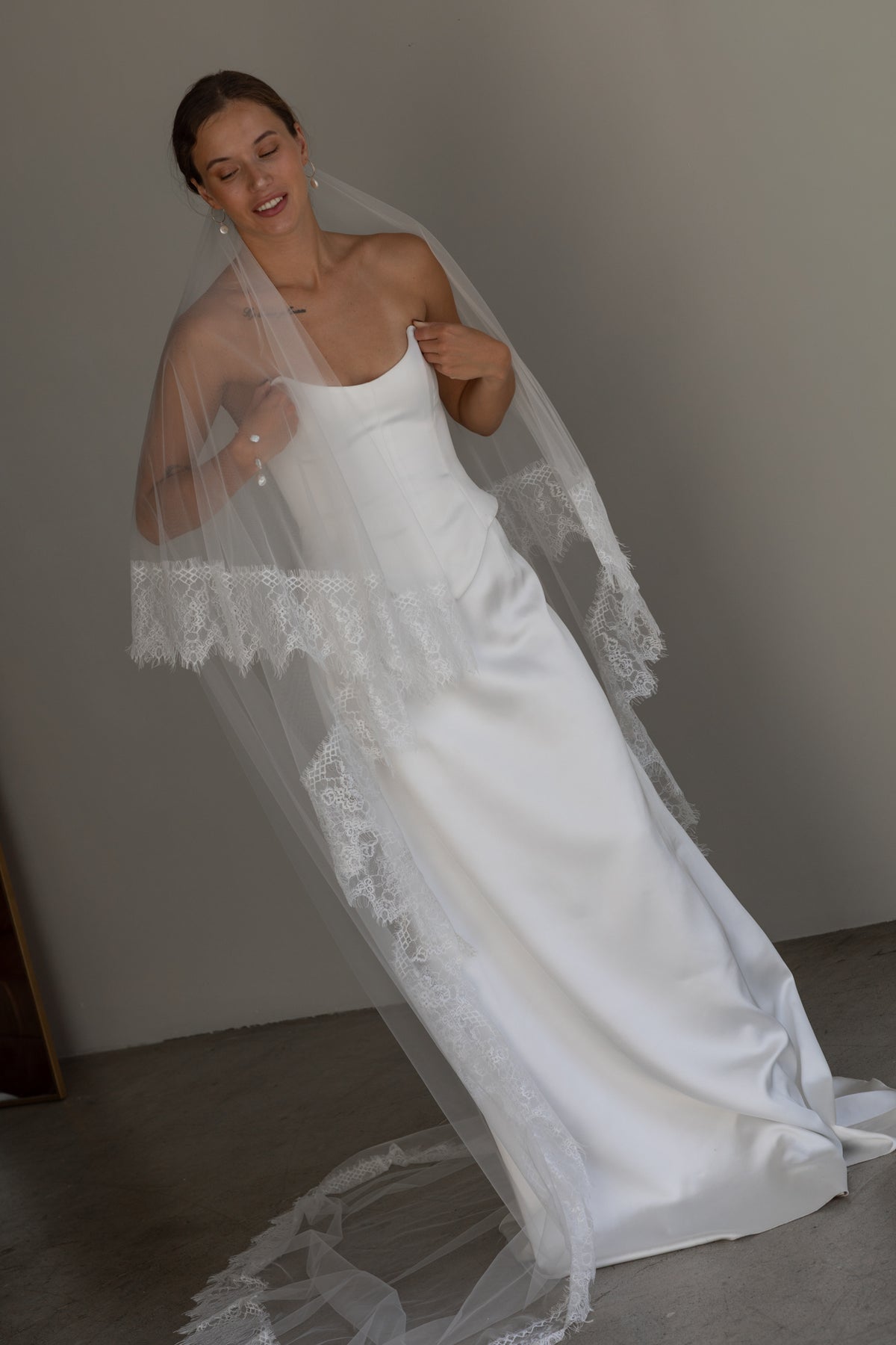 MUSE Lace Blusher Cathedral Veil