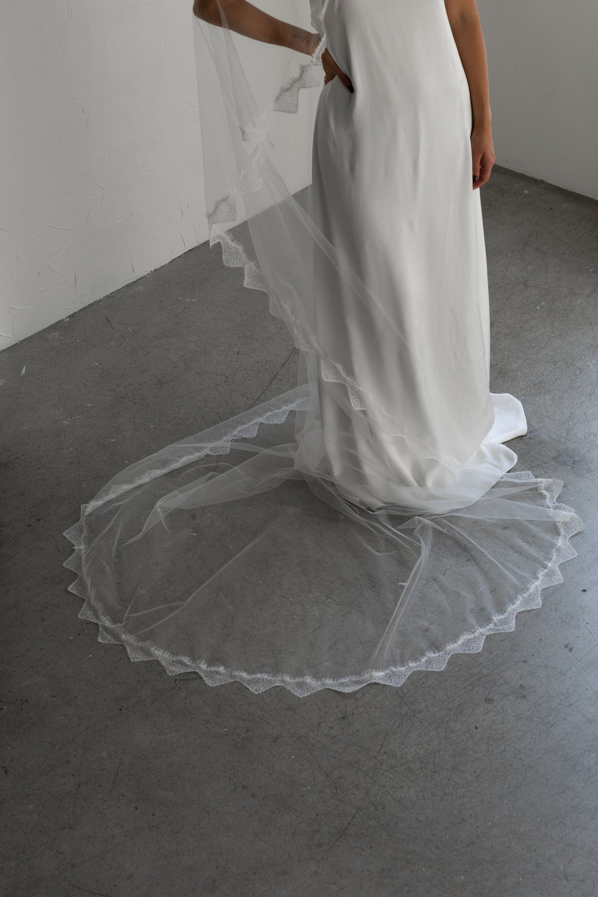 LORE Lace Mantilla Cathedral Veil
