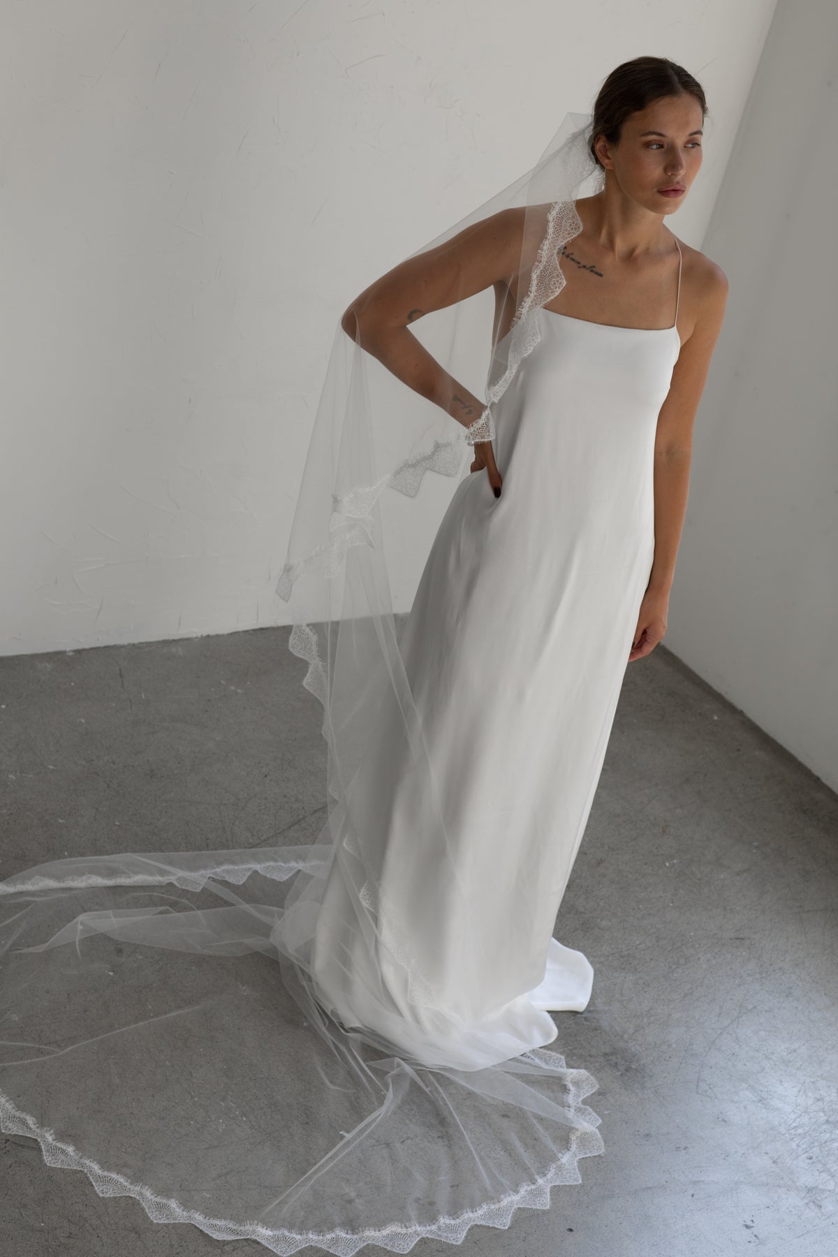 LORE Lace Mantilla Cathedral Veil