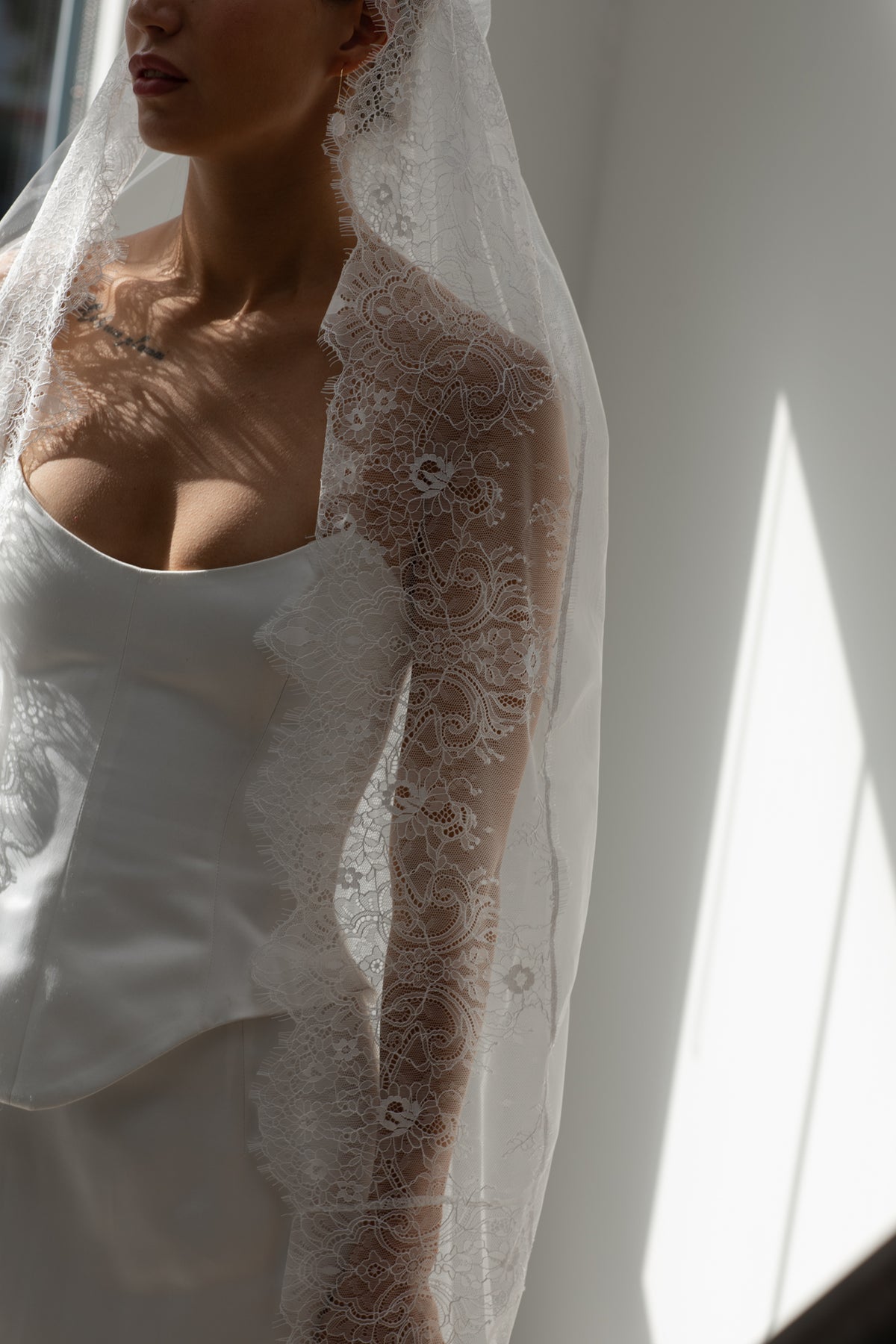 ALIZÉ Lace Mantilla Cathedral Veil