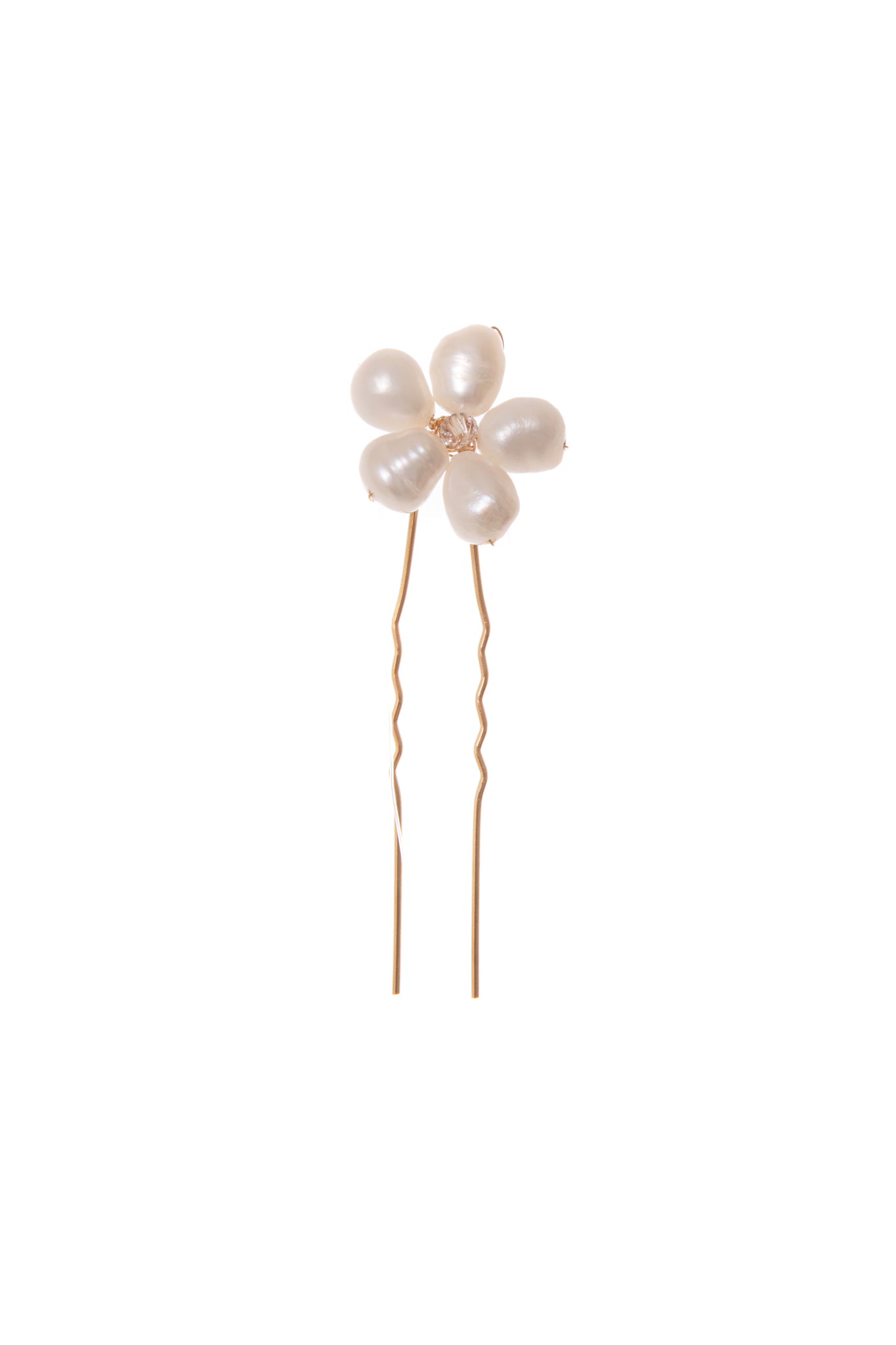 This dreamy freshwater pearl flower pin will take your breath away with its intricate beauty and delicate detail.